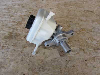 BMW Brake Master Cylinder and Reservoir 34336851093 F30 320i2